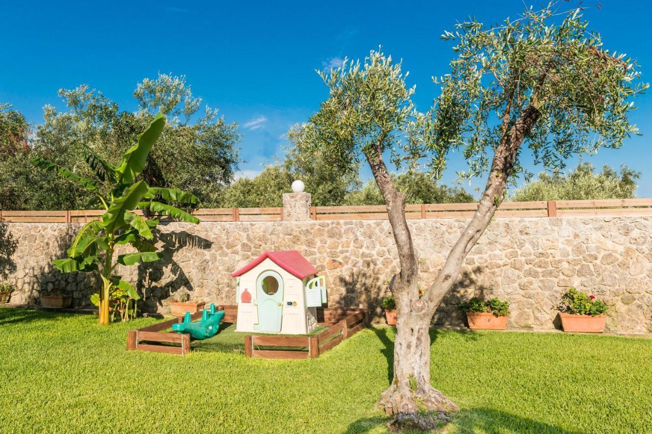 Villa Maxim With Private Pool & Tennis Court Halikounas Екстер'єр фото